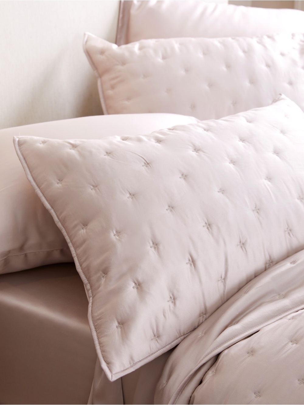 NWOT Quince Bamboo Dream Quilted Sham Set in Soft Blush Standard